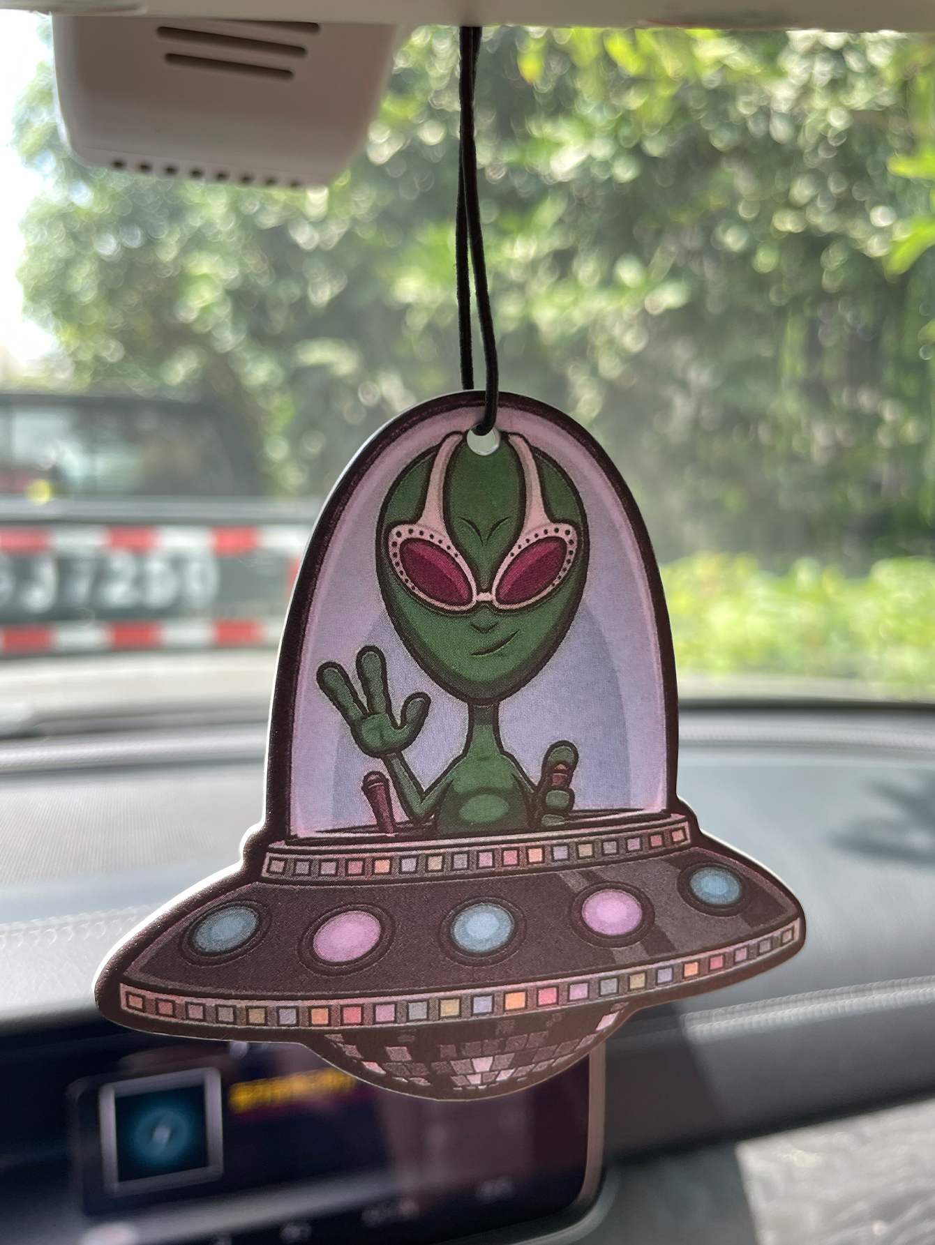 Perfume And Fragrance Are Same - Alien/Hilton Fresh Scent Five-Star Neutral Car