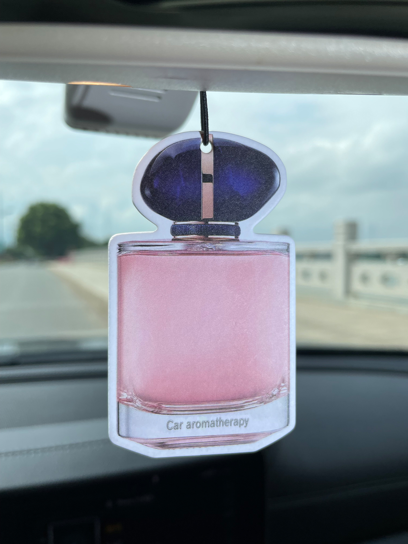 Perfume And Fragrance Are Same - Bottle/Freesia Fresh Scent Five-Star Neutral Car