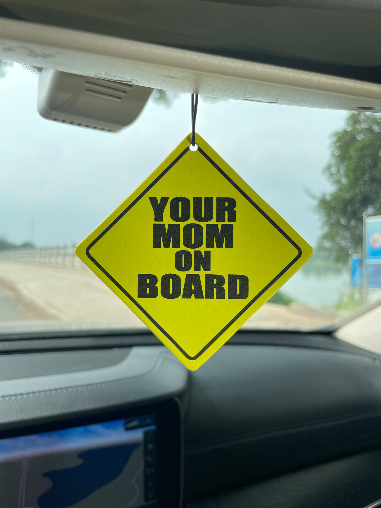 Your Mom on Boar/Hilton Fresh  – Perfume And Fragrance Are Same Bewertung und Preis